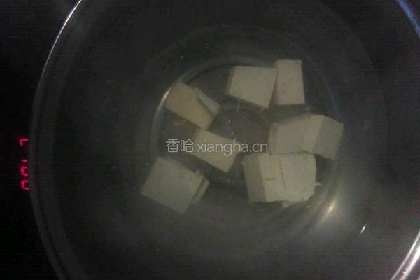 蟹味菇豆腐汤的做法图解5