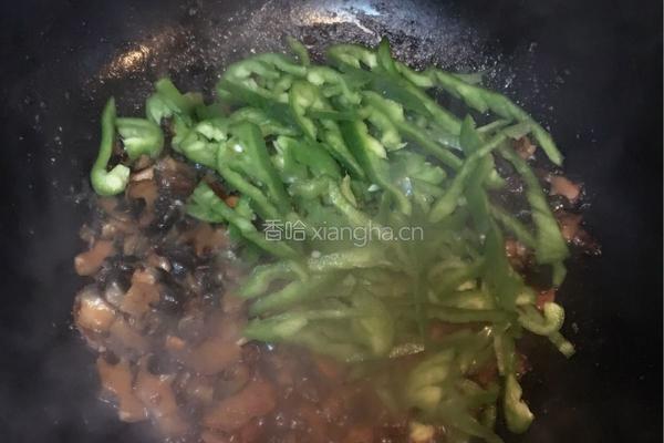 田螺肉炒青椒的做法图解10