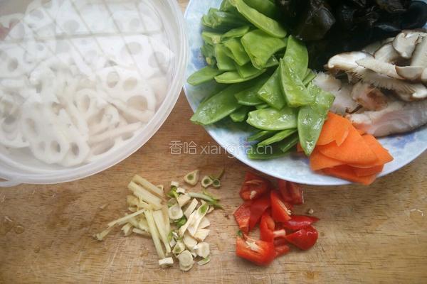荷塘小炒的做法图解1