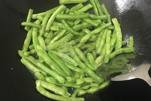 干煸老干妈四季豆的做法图解5