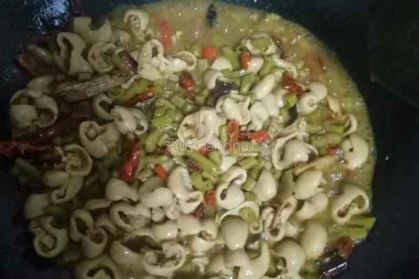 酸豆角炒大肠的做法图解8