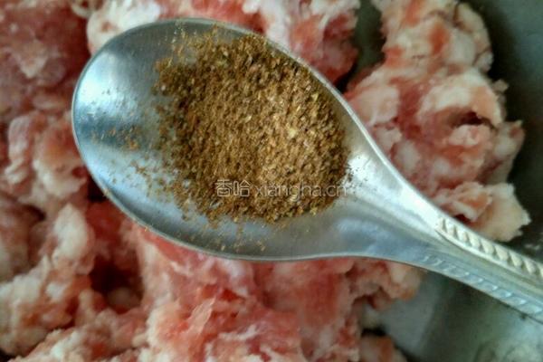 猪肉白菜饺子馅的做法图解5