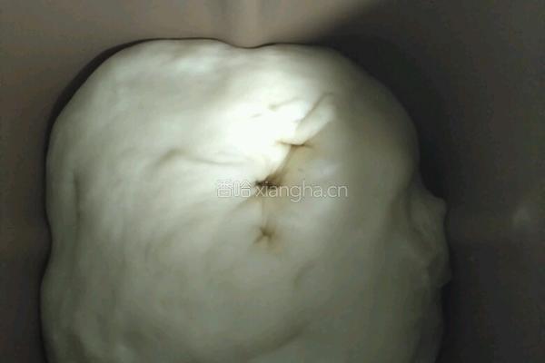 什锦香肠面包的做法图解2