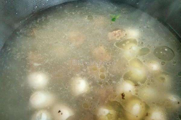 鹌鹑蛋营养汤的做法图解3