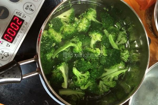 西蓝花炒肉丝的做法图解4