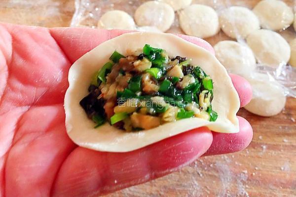 花边饺子（猪肉韭菜馅）的做法图解13