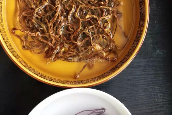 干豆角粉丝肉的做法图解1