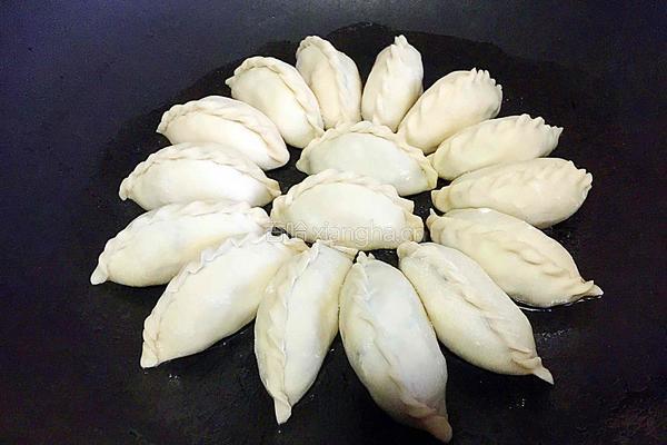 抱蛋煎饺的做法图解3