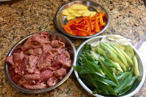 姜葱牛肉的做法图解1