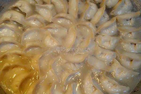 猪肉香葱馅锅贴的做法图解14