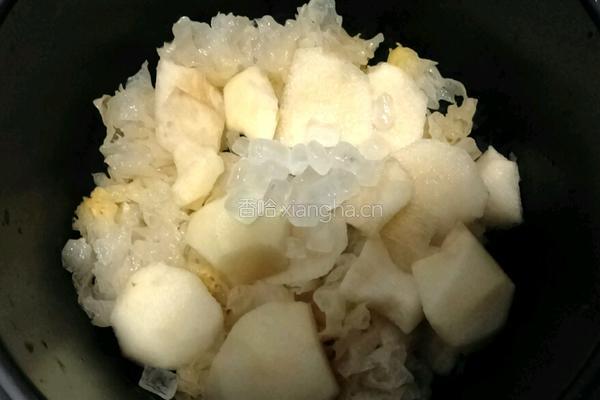 冰糖银耳雪梨的做法图解5