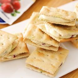 牛轧糖夹心苏打饼干的做法[图]