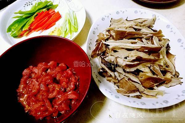 平菇肉丝的做法图解1