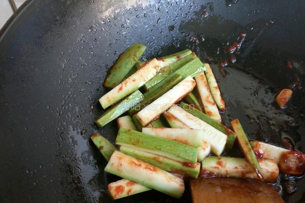 番茄角瓜虾仁的做法图解5