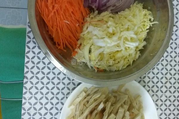 三丝炒饼的做法图解2