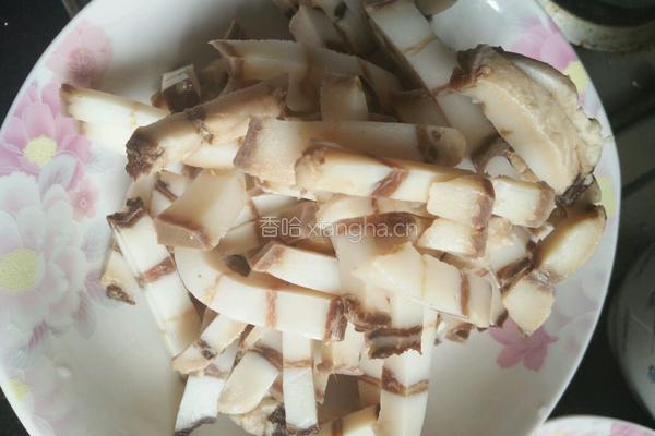 蒜苔炒腊肉的做法图解2