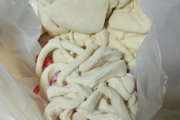 炸油条的做法图解7
