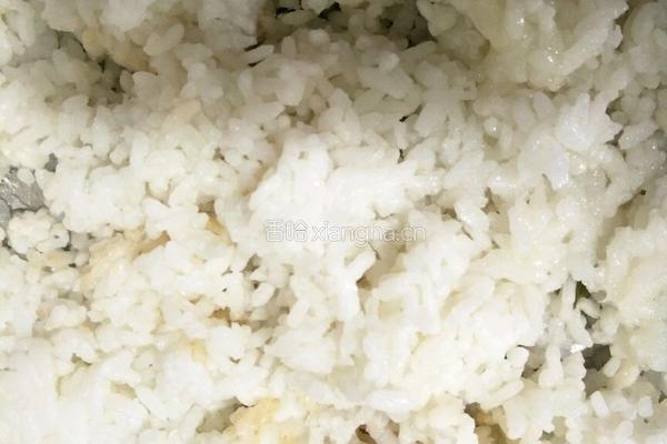 吞拿鱼芝士焗饭的做法图解4