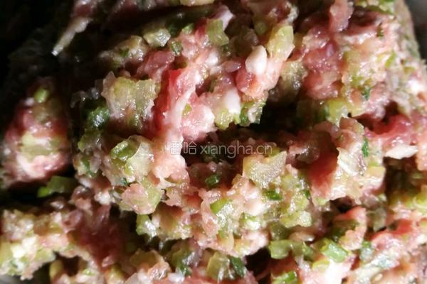 猪肉芹菜水饺的做法图解5