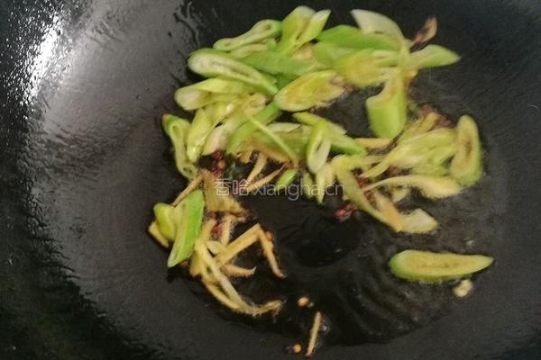 酱爆尖椒的做法图解3