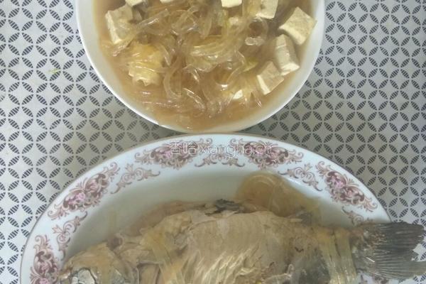 鲫鱼炖豆腐粉条的做法图解6