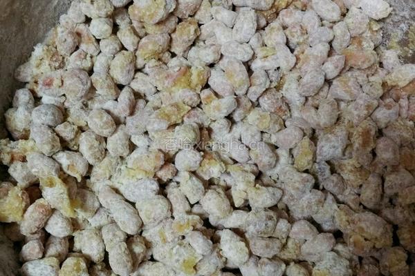 香酥花生米的做法图解2