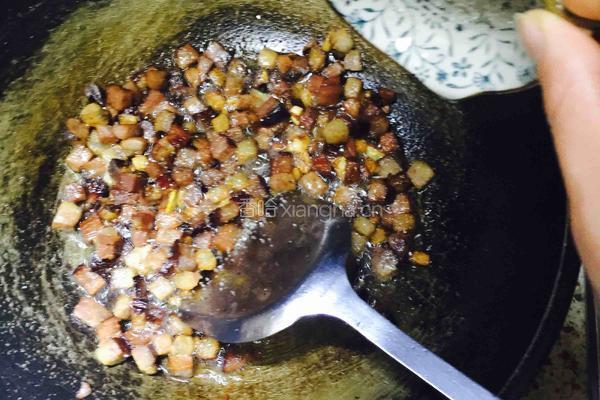 豌豆焖腊肉的做法图解4