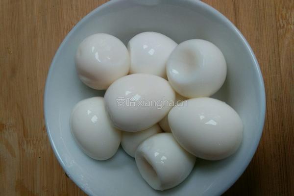 银耳红枣鹌鹑蛋羹的做法图解3