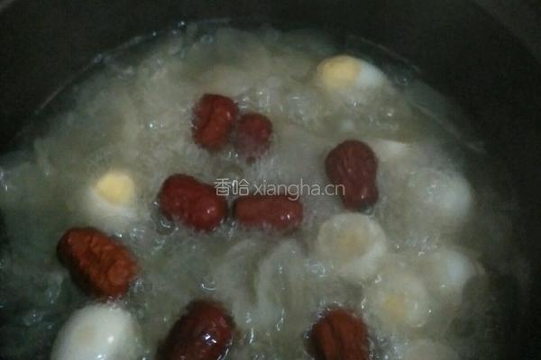 银耳红枣鹌鹑蛋羹的做法图解7