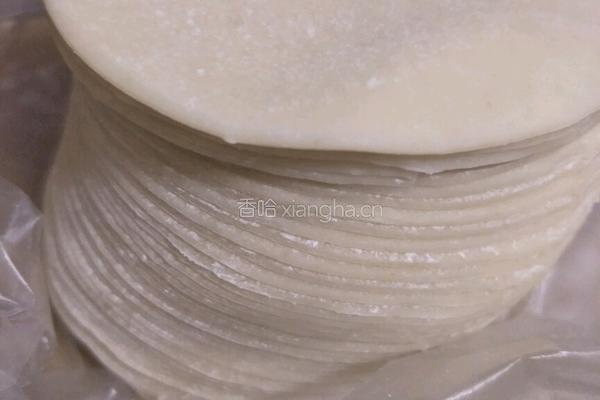 猪肉白菜水饺子的做法图解1