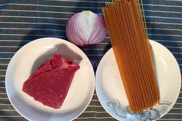 黑椒牛肉意面的做法图解1