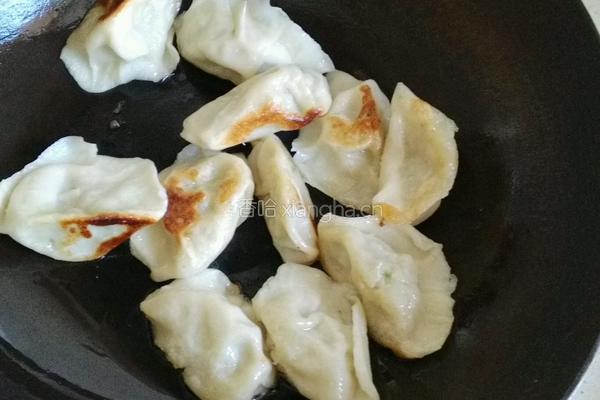 灰姑娘版抱蛋煎饺的做法图解6