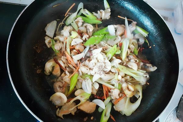 爆炒海螺片的做法图解8