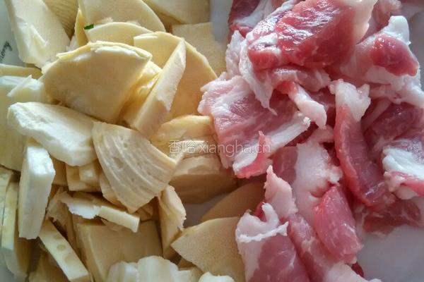 花肉炒竹笋的做法图解1