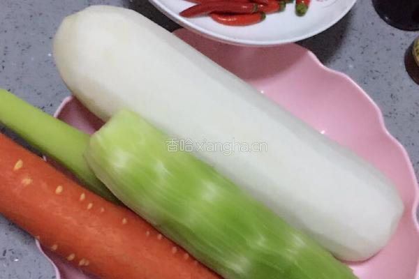 爽口泡菜的做法图解1
