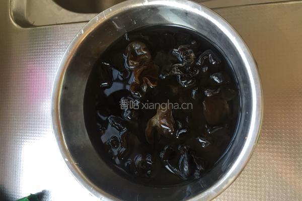 木耳蘸料的做法图解1