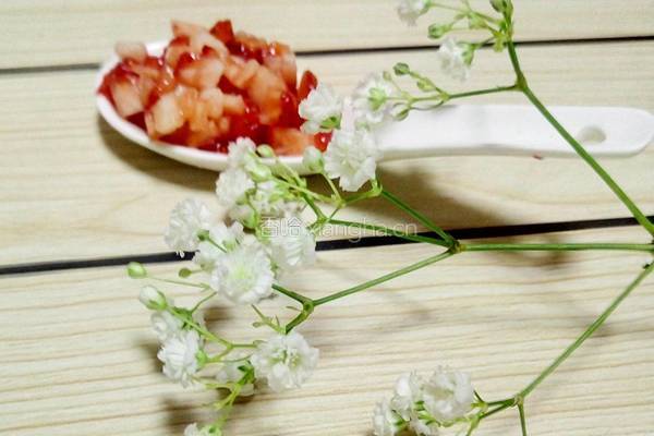 草莓奶昔的做法图解3