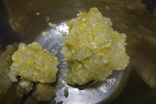 白菜粉条馅包子的做法图解3