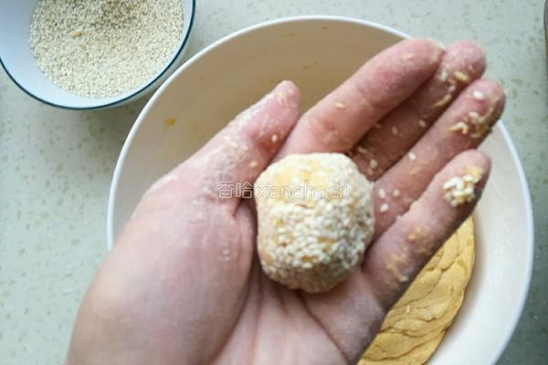 芝麻地瓜糯米饼的做法图解6