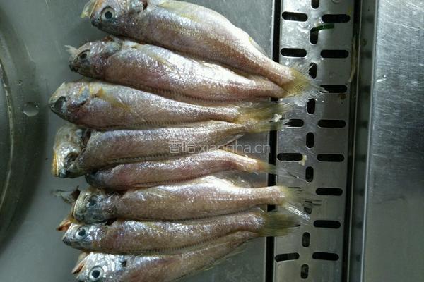 鱼锅饼子的做法图解1
