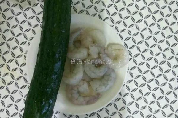 翡翠虾仁的做法图解1