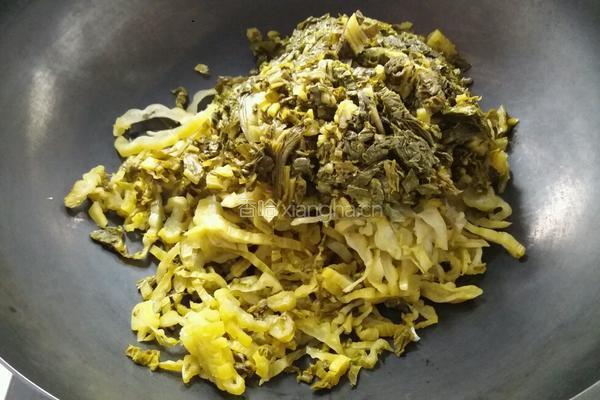 酸菜炒五花肉的做法图解5