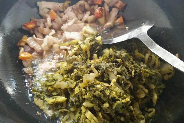 酸菜炒五花肉的做法图解12