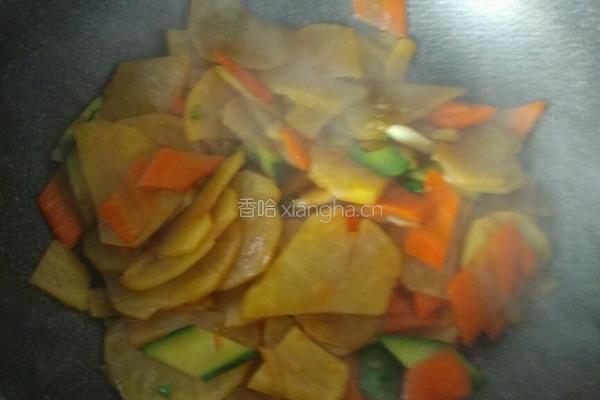 土豆片炒胡萝卜的做法图解5