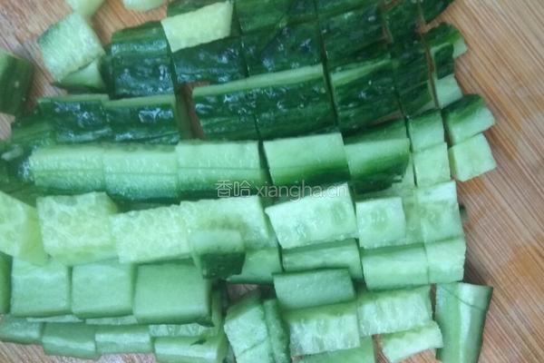 黄瓜奶汁的做法图解2
