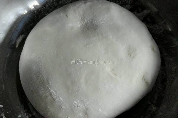 韭菜鸡蛋虾皮馅盒子的做法图解1