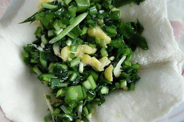 韭菜鸡蛋虾皮馅盒子的做法图解8
