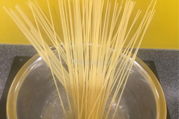 培根蘑菇意面的做法图解4