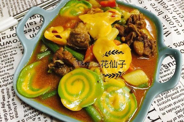 大盘鸡焖彩面的做法图解1
