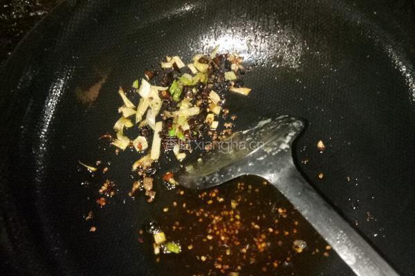 鸡蛋青菜面的做法图解2